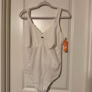 Colsie White Ribbed Bodysuit with Lace Trim 1x